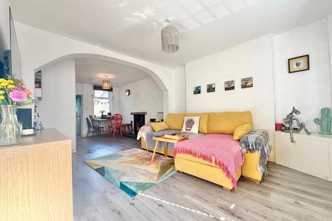 2 bedroom terraced house for sale, Victoria Street, Abergavenny NP7