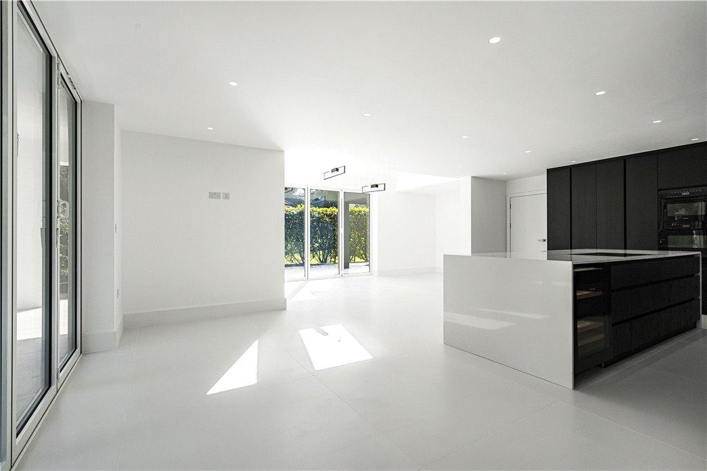 Reception/Kitchen