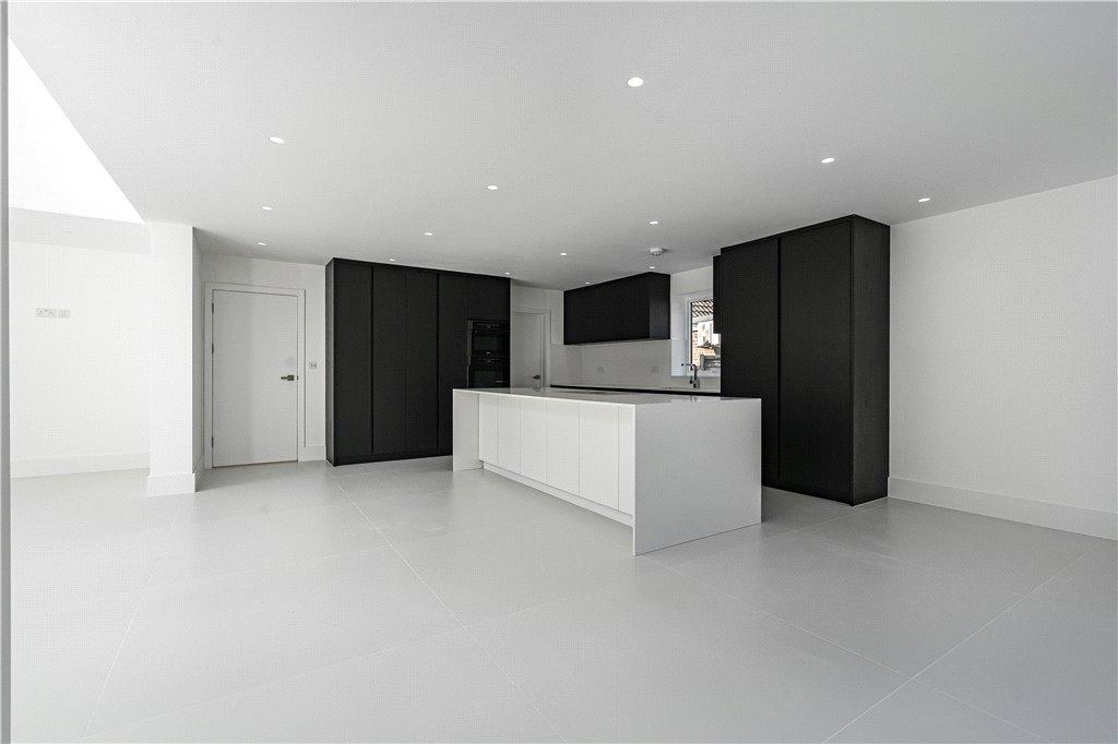 Reception/Kitchen