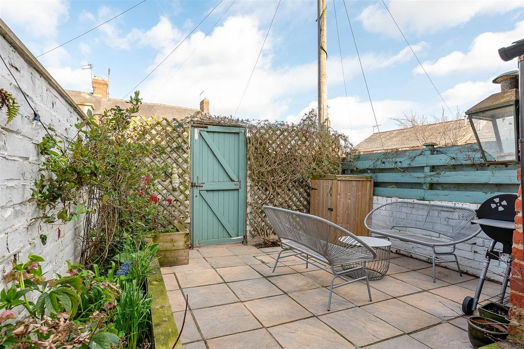 Courtyard garden
