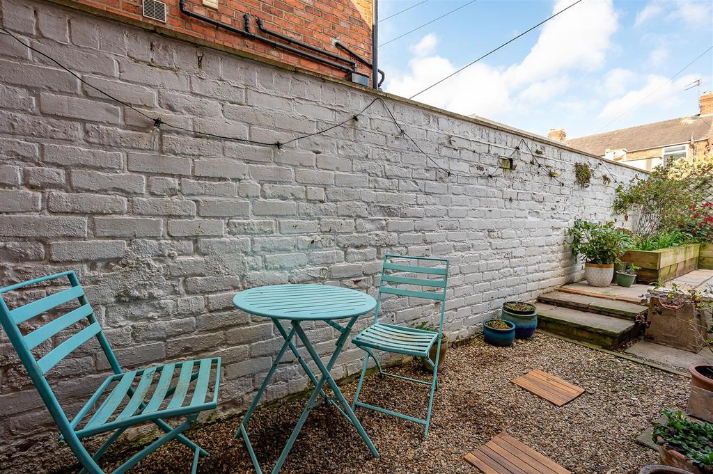 Courtyard garden