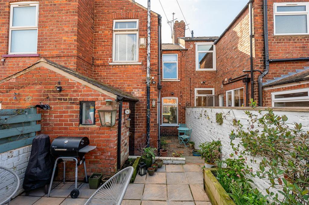 Courtyard garden