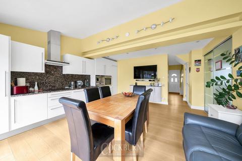 24 Charminster Road, London, SE9 4BT