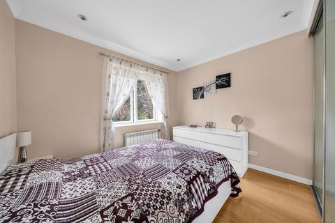 24 Charminster Road, London, SE9 4BT