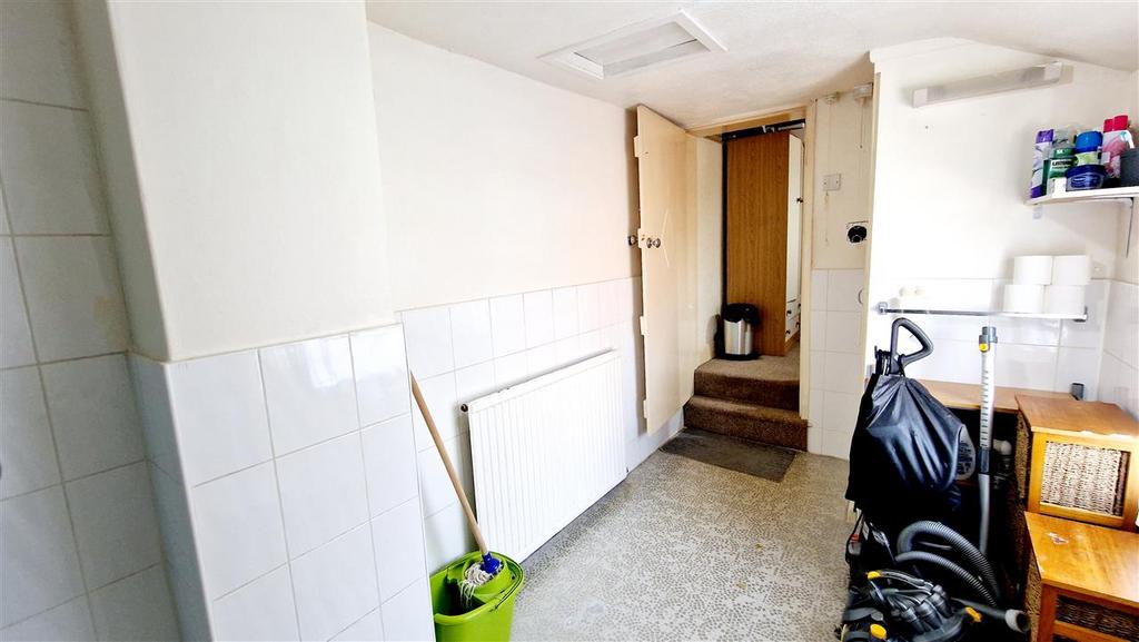 Alt bathroom