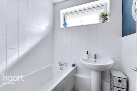 32 Bryony Close, Witham, CM8 2XF