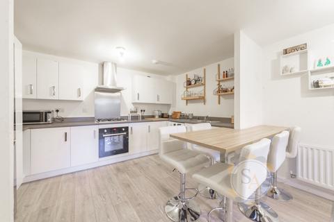 2 bedroom flat for sale, Grayling Close, Godalming