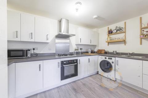 2 bedroom flat for sale, Grayling Close, Godalming