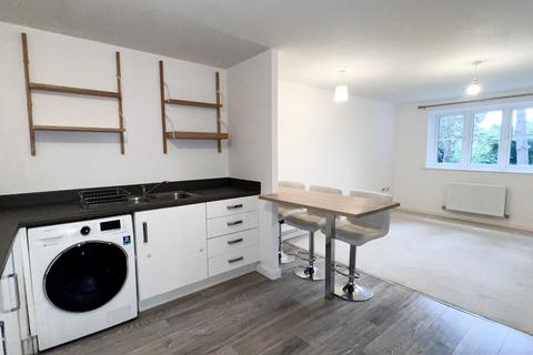 2 bedroom flat for sale, Grayling Close, Godalming