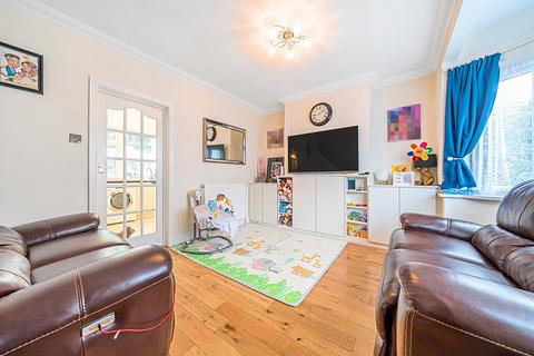 44 Manningtree Road, Ruislip, HA4 0ES