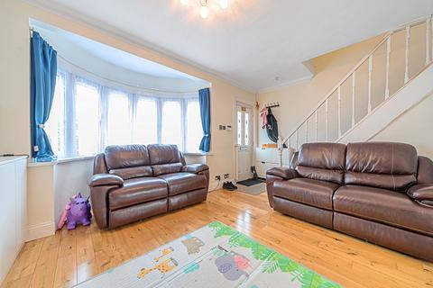 44 Manningtree Road, Ruislip, HA4 0ES