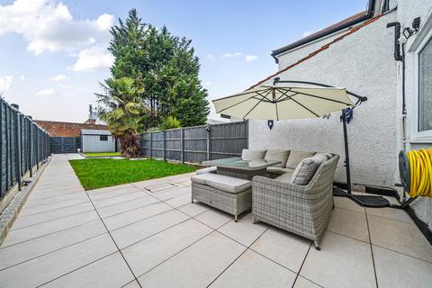 44 Manningtree Road, Ruislip, HA4 0ES