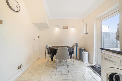 44 Manningtree Road, Ruislip, HA4 0ES