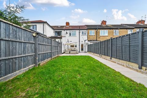 44 Manningtree Road, Ruislip, HA4 0ES