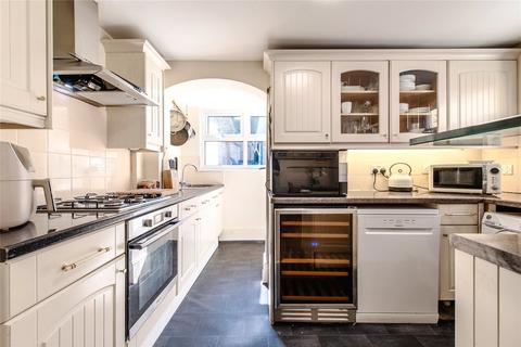 5 Royal Pier Road, Gravesend, DA12 2BD
