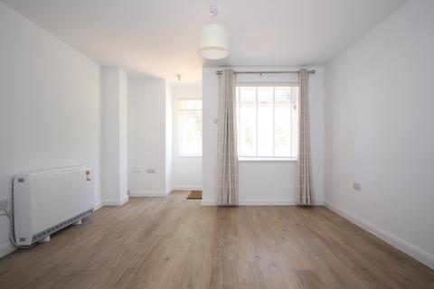 1 bedroom terraced house to rent, Woking GU22
