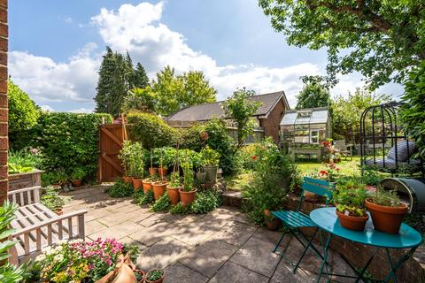 15 Castle Street, Fleet, GU52 7ST