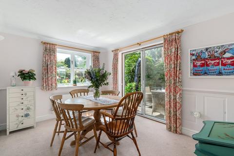 15 Castle Street, Fleet, GU52 7ST