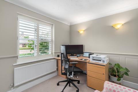 15 Castle Street, Fleet, GU52 7ST