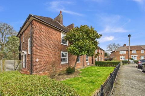 60 Prestbury Square, London, SE9 4NA