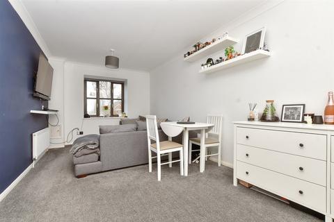 1 bedroom flat for sale, Fircroft, Leatherhead KT22