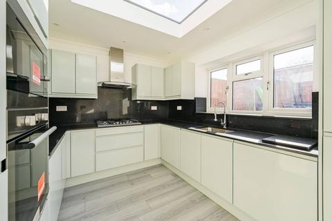 5 bedroom terraced house for sale, Lukin Crescent, Chingford, London, E4