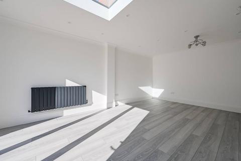 15 Lukin Crescent, London, E4 6NN