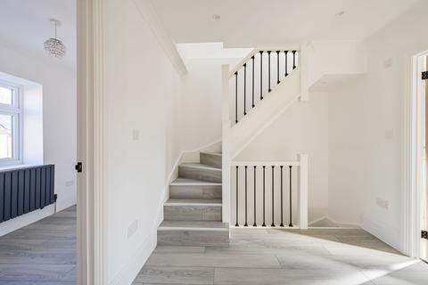 5 bedroom terraced house for sale, Lukin Crescent, Chingford, London, E4