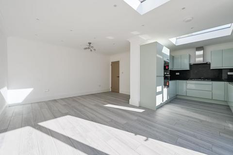 5 bedroom terraced house for sale, Lukin Crescent, Chingford, London, E4