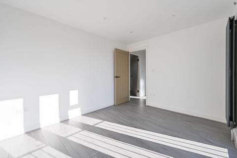 Lukin Crescent, Chingford, London, E4