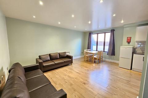 undefined, Park Street, Luton LU1