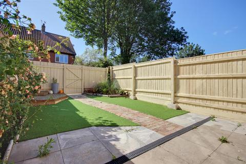 2 bedroom terraced house for sale, Wylies Road, Beverley