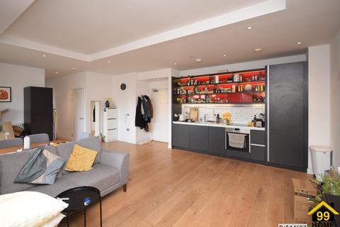 2 bedroom flat for sale, Globe House, London, E14