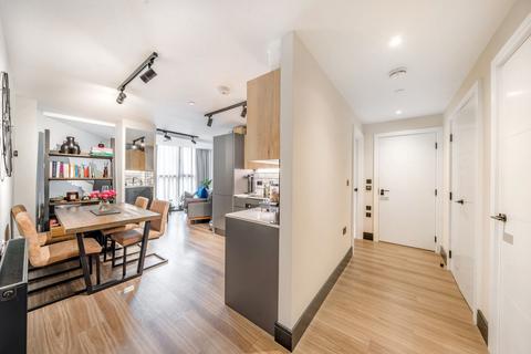 1 bedroom flat for sale, Tower Bridge Road, London, SE1
