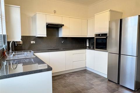 715 Ashton Road, Oldham, OL8 2RG