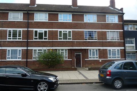 2 bedroom flat to rent, Beverley Drive, Queensbury, HA8