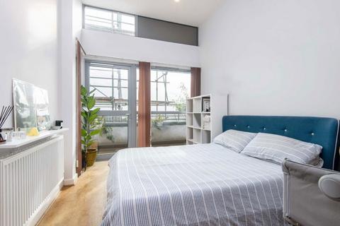 2 bedroom flat for sale, Greengate Street, London E13