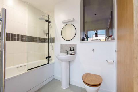 2 bedroom flat for sale, Greengate Street, London E13