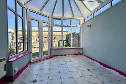 3 bedroom end of terrace house for sale, Oaks Road, Folkestone, Kent