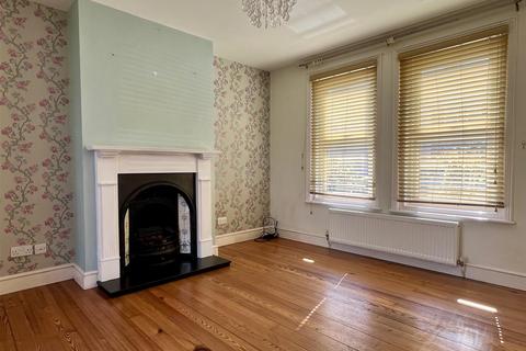 3 bedroom end of terrace house for sale, Oaks Road, Folkestone, Kent