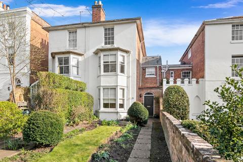 17 Britannia Square, Worcester, WR1 3DG