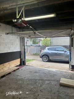 Garage to rent, Mount Road, Chessington KT9