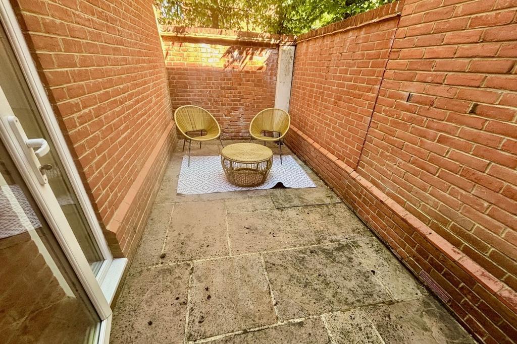 Bed 2 Courtyard