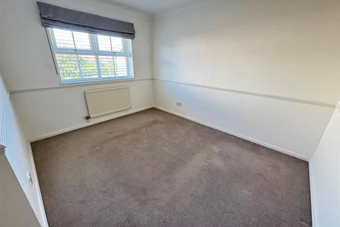 65 Alexandra Road, Rayleigh, SS6 8HT