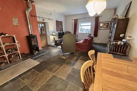 3 bedroom detached bungalow for sale, Talley Road, Llandeilo
