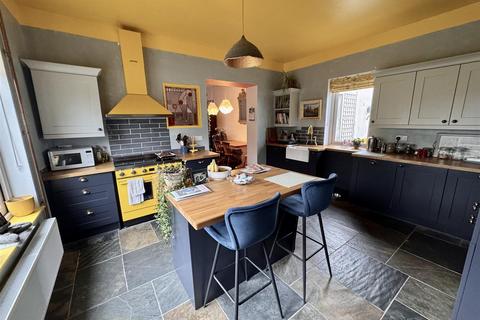 3 bedroom detached bungalow for sale, Talley Road, Llandeilo