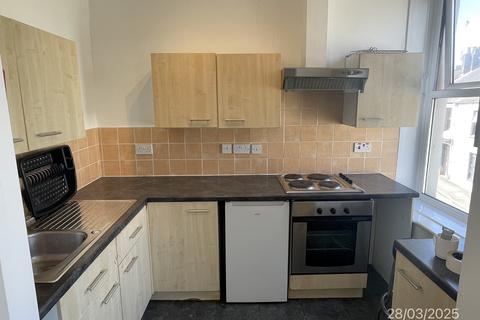 2 bedroom flat to rent, Barn Road, Carmarthen, Carmarthenshire