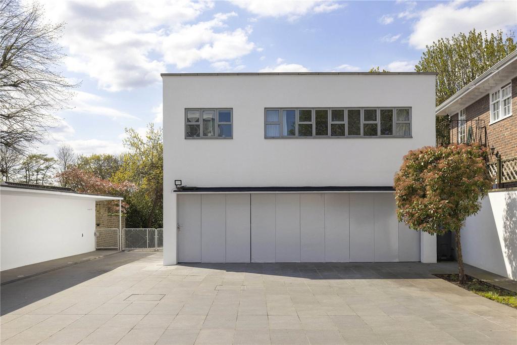 Garage/Lodge