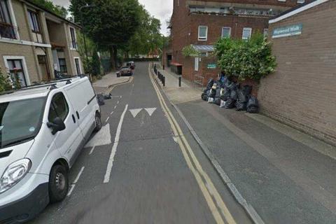 Garage to rent, Blackstone Estate, London E8
