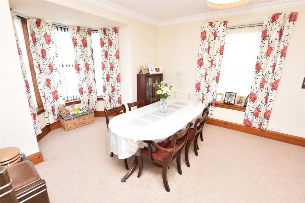 Dining room (2).jpg